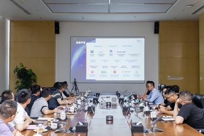 天合光能與西安黃河光伏科技股份開(kāi)展交流洽談